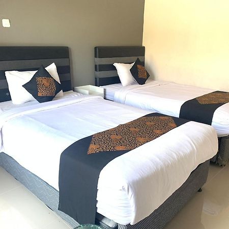 Tjahaja Baroe Syariah Mitra Reddoorz At Dukuh Kupang Hotel Surabaya Exterior foto